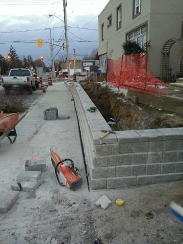 construction fo retaining with in Kitchener